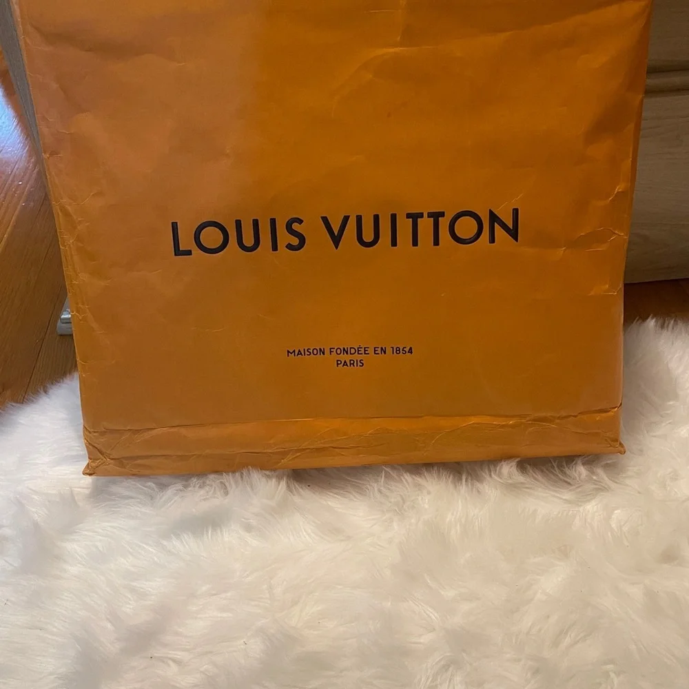 Woman’s Bag - Picture 14 of 15